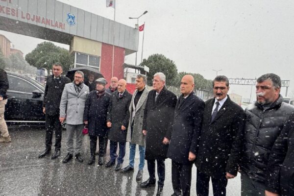İYİ Parti Genel Başkanı Dervişoğlu, Ümit Özdağ’ı cezaevinde ziyaret etti haberi