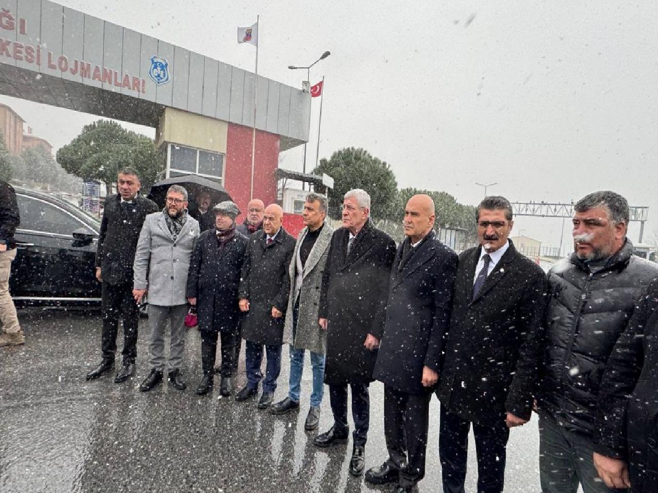 iyi-parti-genel-baskani-dervisoglu-umit-ozdagi-cezaevinde-ziyaret-etti-haberi-x3pU4quf.jpg