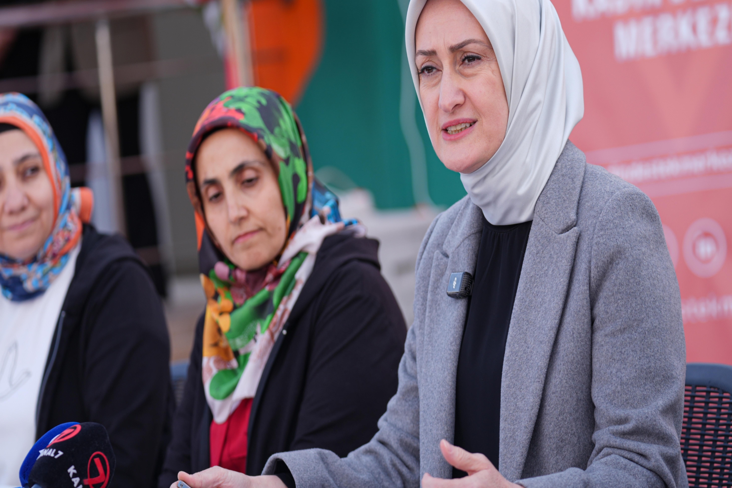 kadem-baskani-gumrukcuoglu-malatyadaki-kadin-destek-merkezini-ziyaret-etti-haberi-tRF1eZFD.jpg