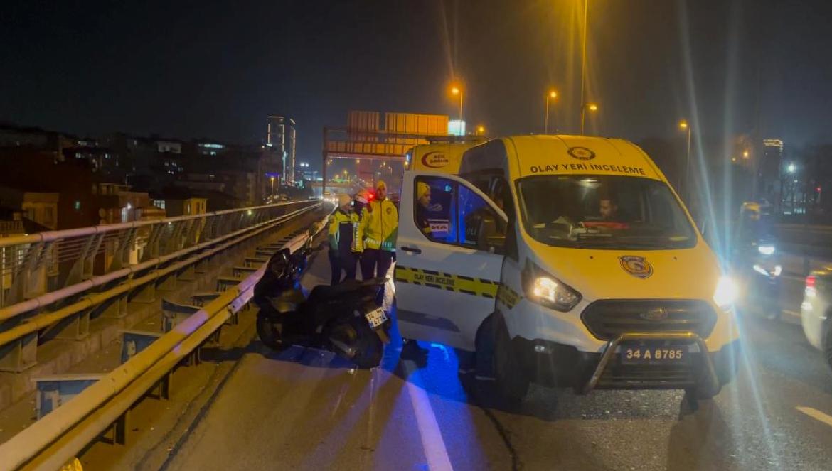kagithanede-3-motosikletin-karistigi-kazada-suruculerden-biri-hayatini-kaybetti-haberi-7zE96rj9.jpg