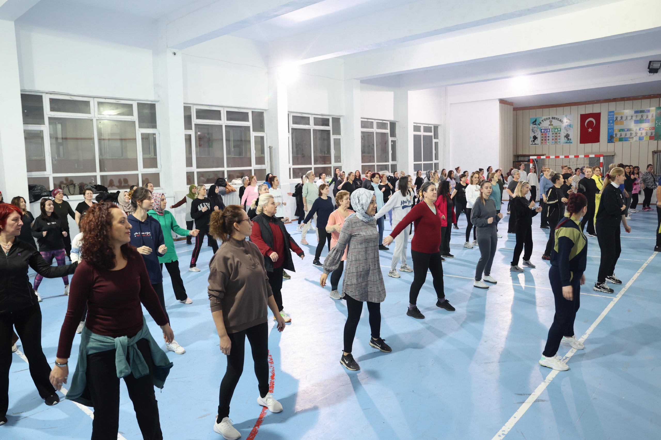 kirklarelinde-kadinlar-roman-fitness-ile-zinde-kaliyor-haberi-9ZmvnITH.jpg