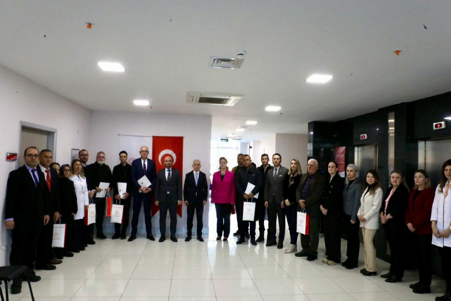 kirklarelinde-sigarayi-birakan-14-kisiye-tesekkur-belgesi-verildi-haberi-SN78H61s.jpg