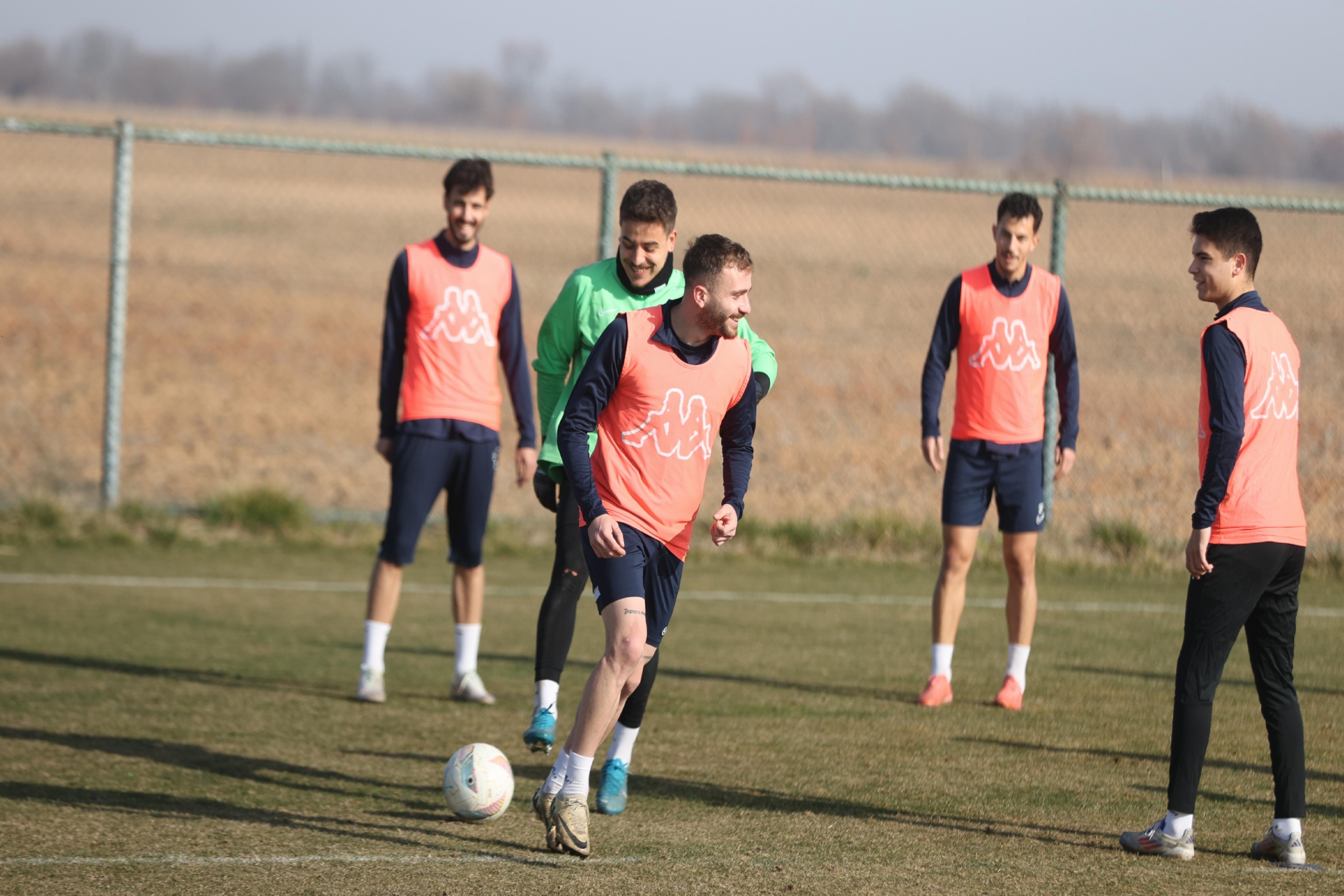 kirklarelispor-turkiye-kupasinda-oynayacagi-besiktas-macinin-hazirliklarini-surdurdu-haberi-DXMIlZ3j.jpg