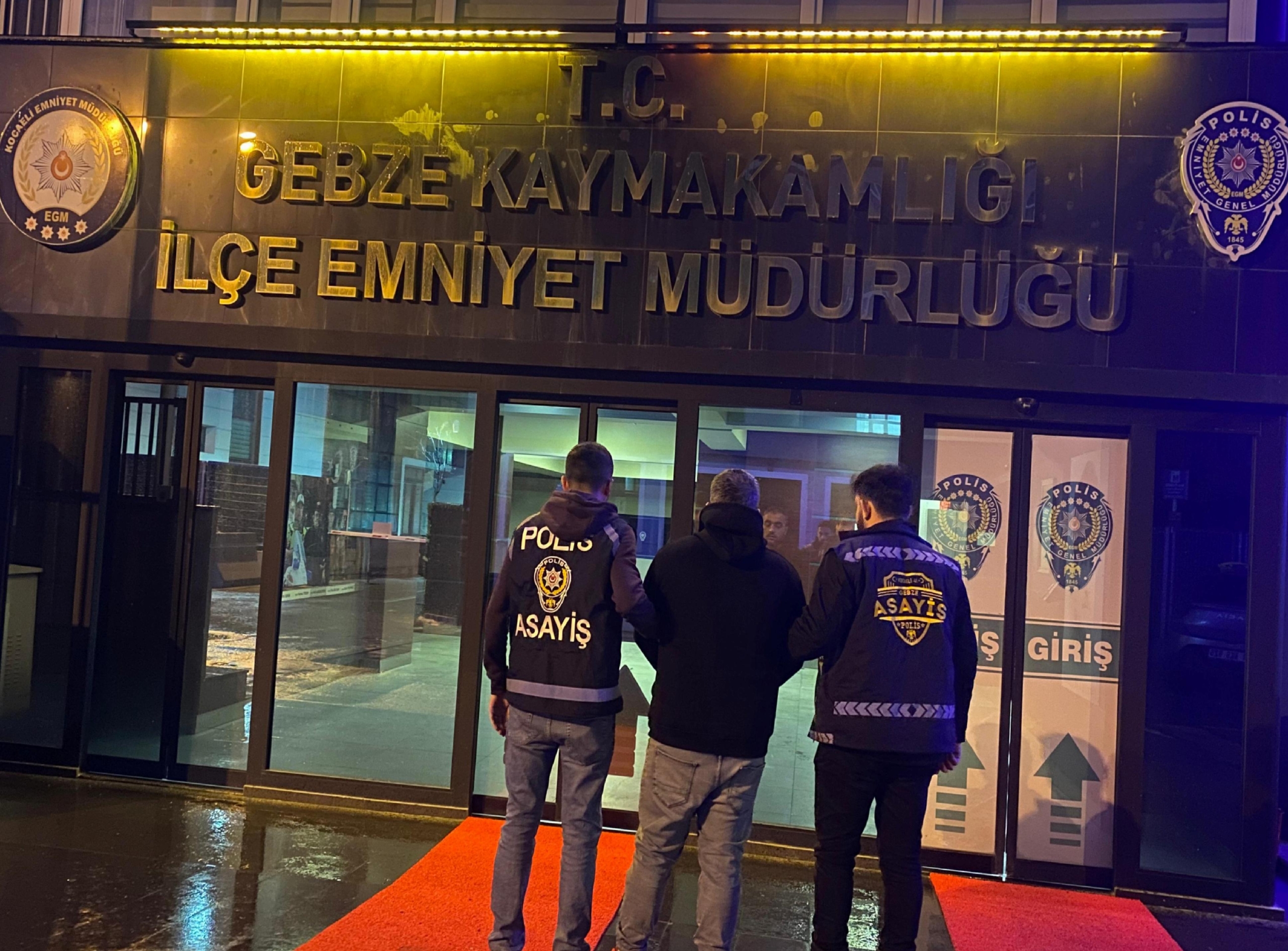 kocaelide-14-hukumlu-yakalandi-haberi-gRp4M58p.jpg