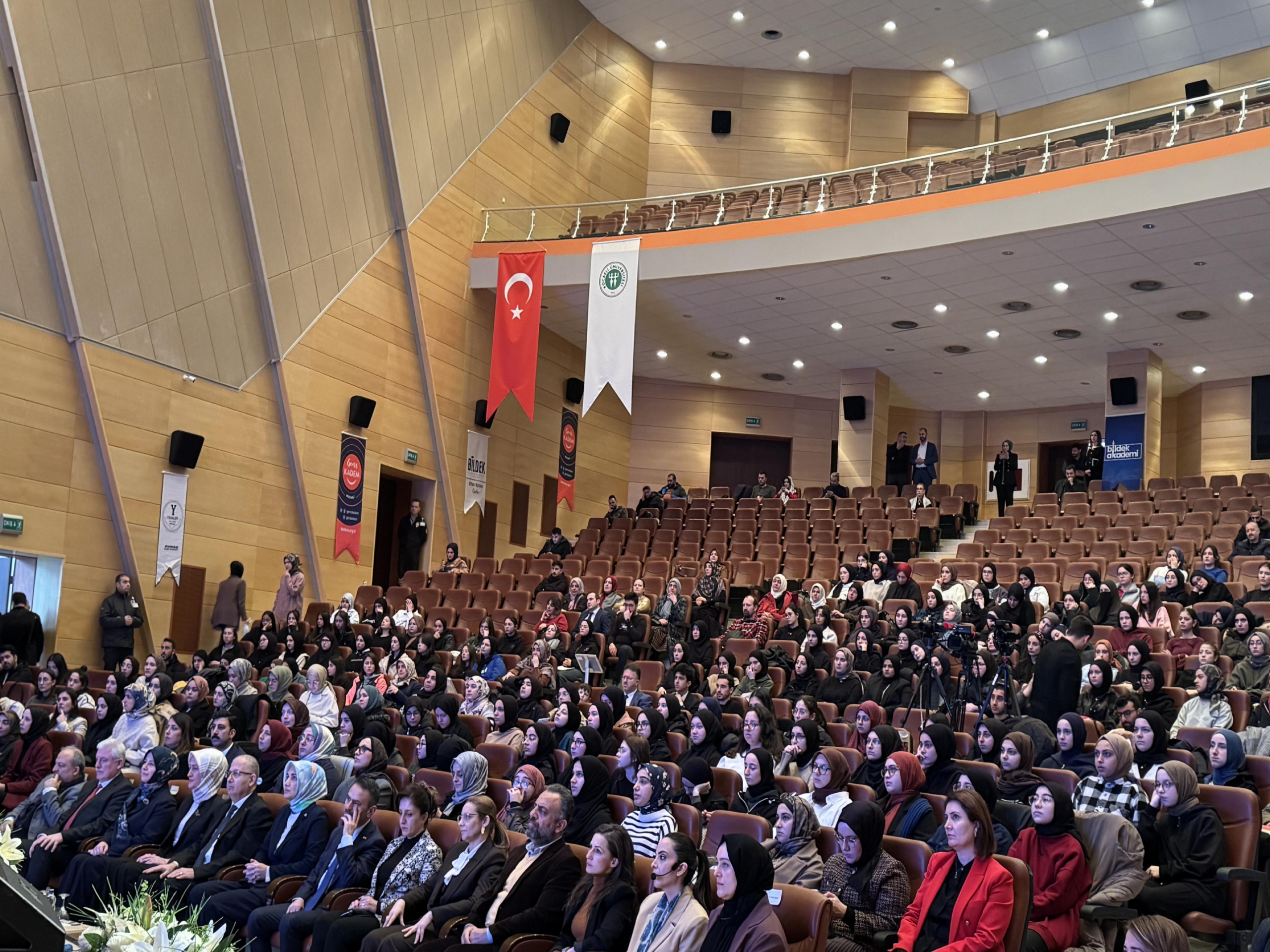 kocaelide-28-subat-28-yilin-ardindan-paneli-duzenlendi-haberi-ElNTn8Tu.jpg