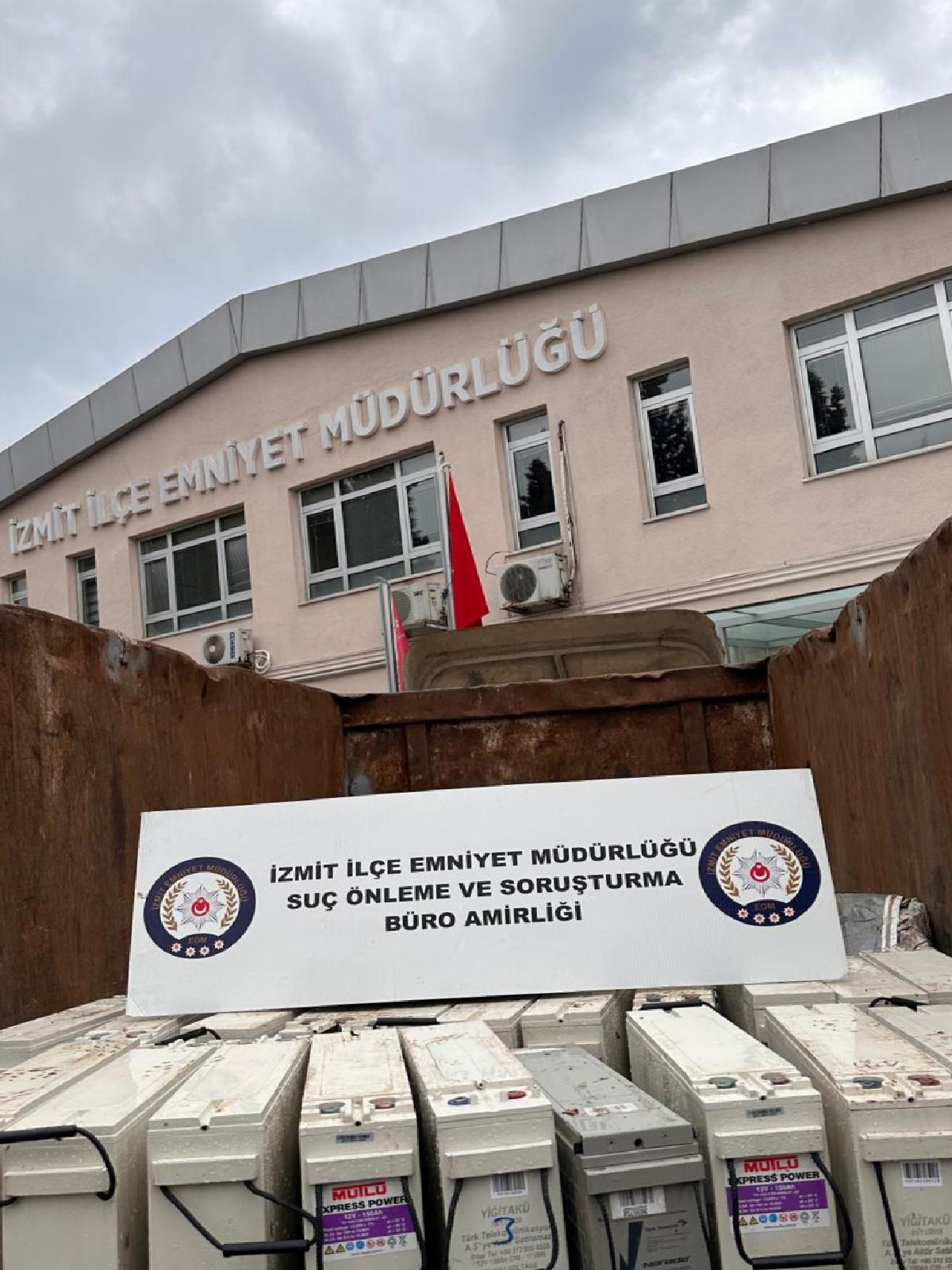 kocaelide-aku-hirsizligi-iddiasiyla-1-kisi-yakalandi-haberi-SRZnx65m.jpg