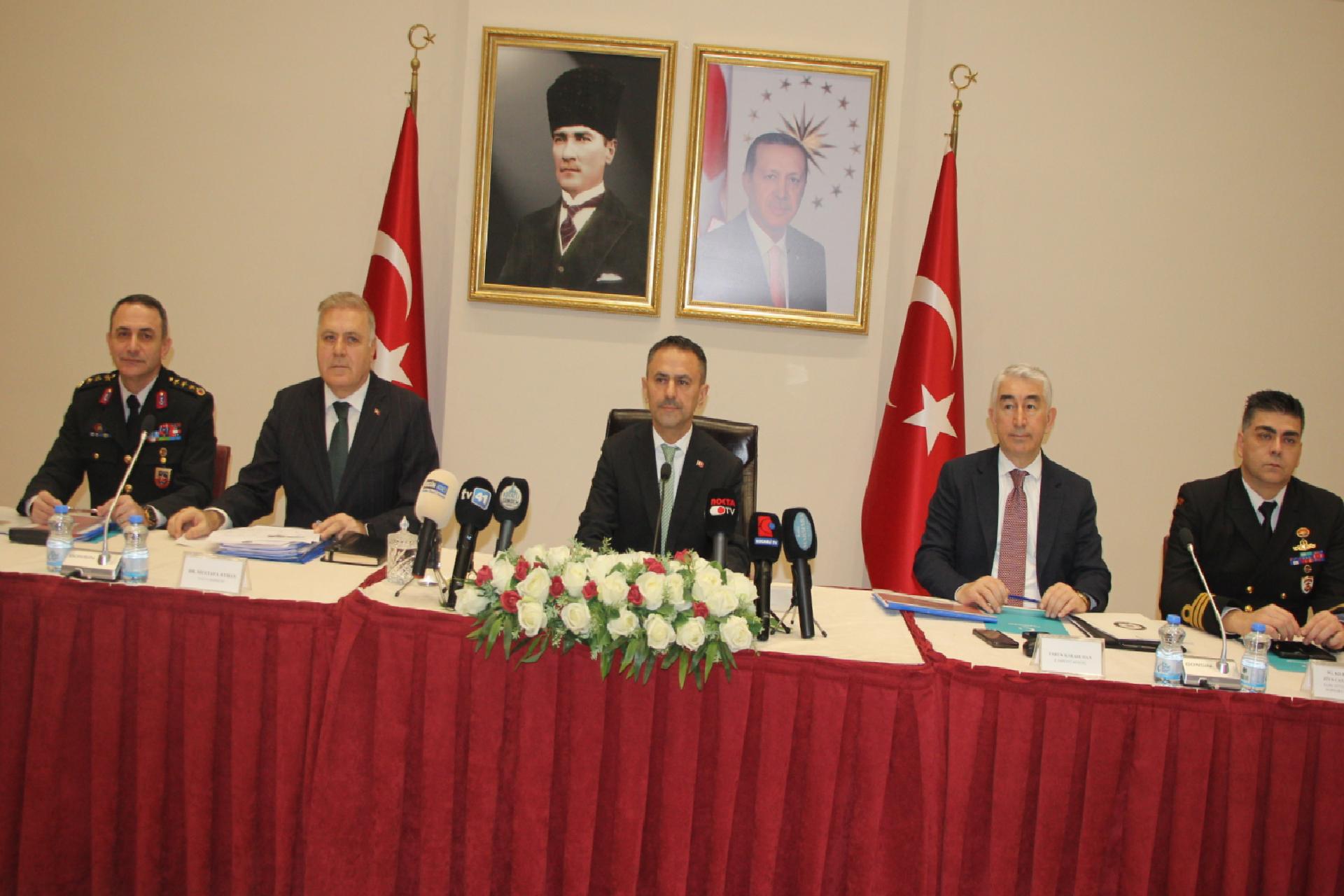 kocaelide-il-guvenlik-ve-asayis-toplantisi-yapildi-haberi-X486Q1rT.jpg