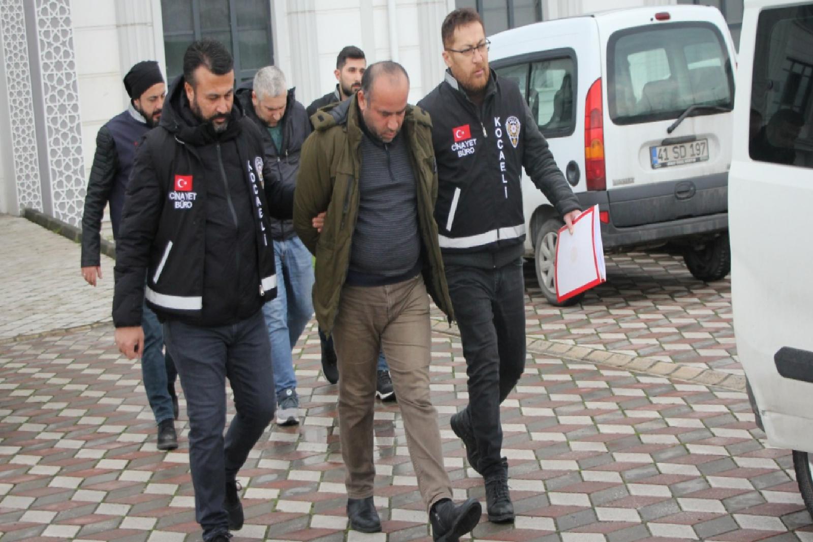 kocaelide-kayip-olarak-aranan-kisinin-cesedi-ormanda-topraga-gomulu-bulundu-haberi-j6wNkNOU.jpg