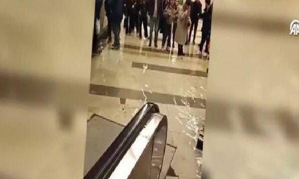 Küçükçekmece’de metrobüs durağına bağlanan alt geçidi su bastı haberi