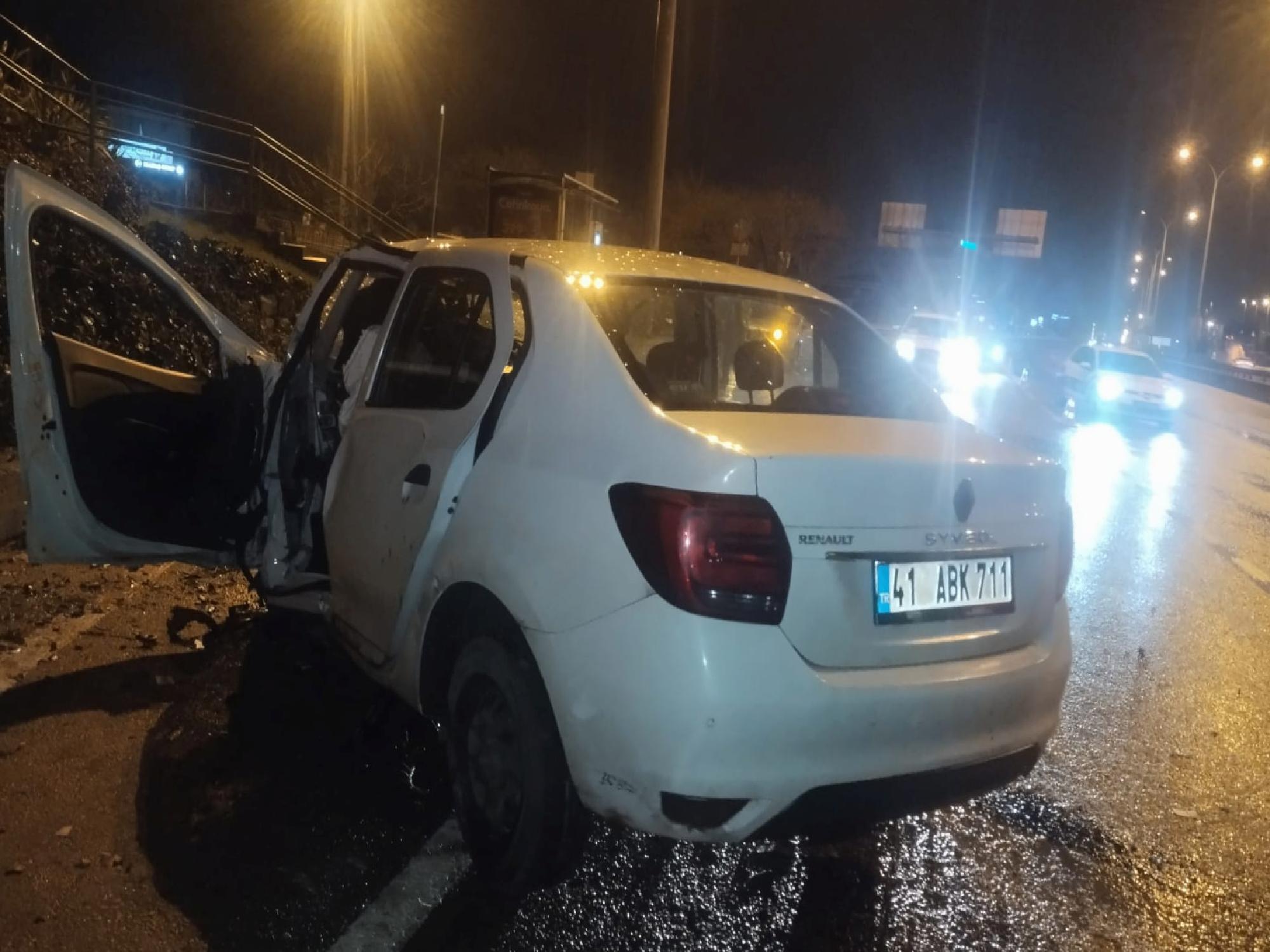 maltepede-meydana-gelen-trafik-kazasinda-bir-kisi-agir-yaralandi-haberi-wQCReSU8.jpg