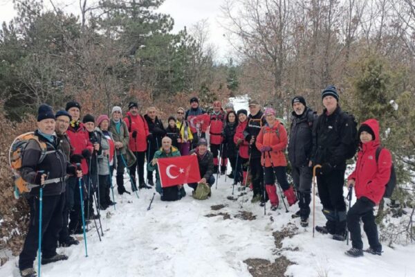 Mudanya Doğa Yürüyüş Grubu karla kaplı parkurlarda yürüdü haberi