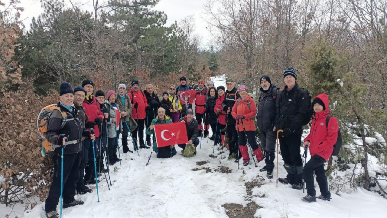 mudanya-doga-yuruyus-grubu-karla-kapli-parkurlarda-yurudu-haberi-LMv7rDs4.jpg