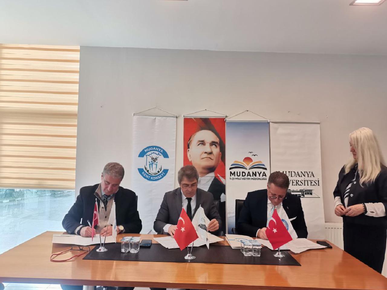 mudanyada-cevre-ve-halk-sagligi-icin-egitim-protokolu-imzalandi-haberi-u7gXWlIy.jpg