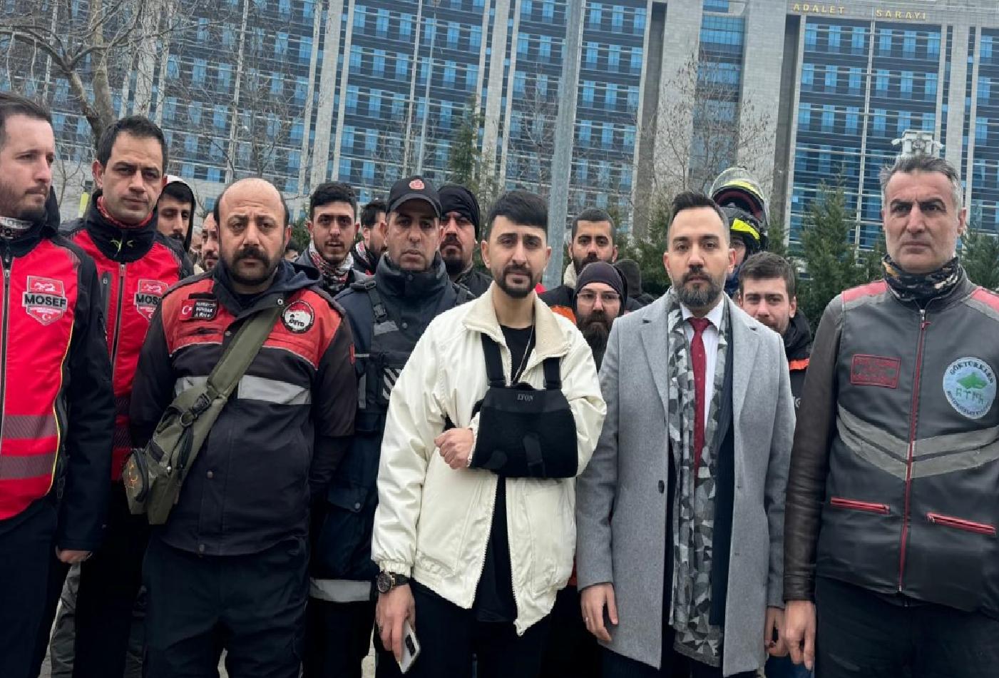 pendikte-dikiz-aynasini-kirdigi-otomobilin-ezdigi-motosikletliden-adliye-onunde-aciklama-haberi-ehpbCrfs.jpg