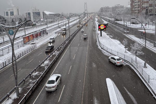 Sakarya, Kocaeli, Bartın ve Zonguldak’ta kar yağışı etkili oluyor haberi
