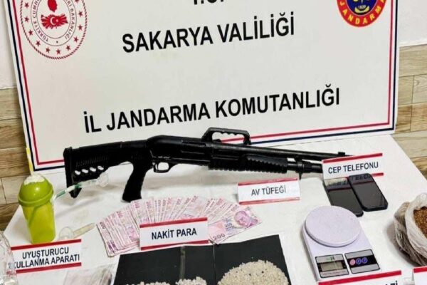 Sakarya’da bir haftada uyuşturucu operasyonlarında 37 şüpheli yakalandı haberi