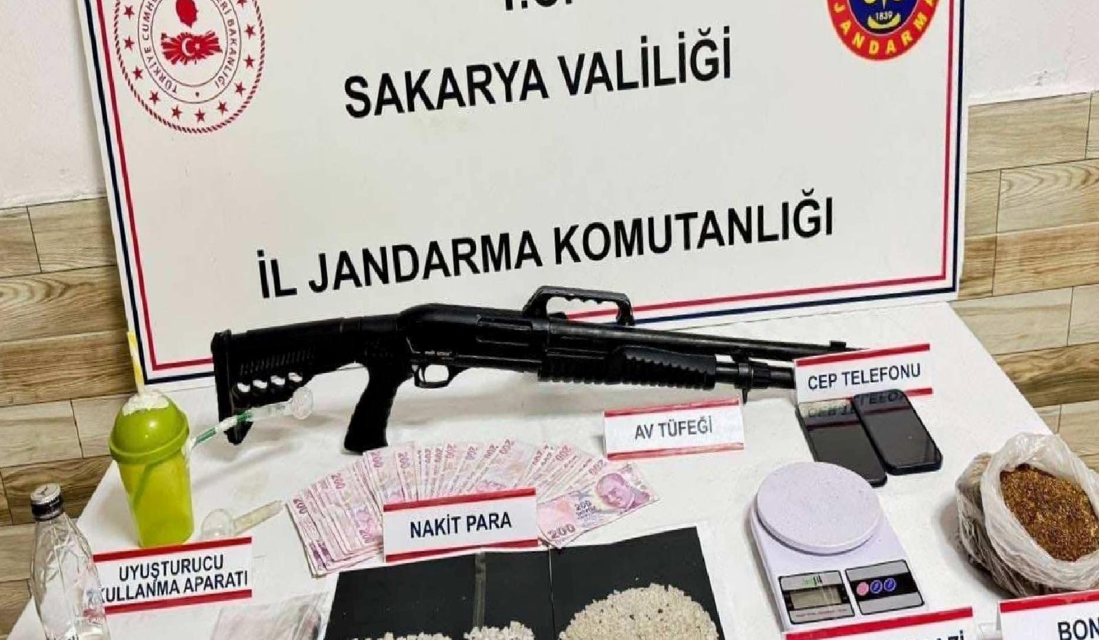 sakaryada-bir-haftada-uyusturucu-operasyonlarinda-37-supheli-yakalandi-haberi-zzgfrs7Y.jpg