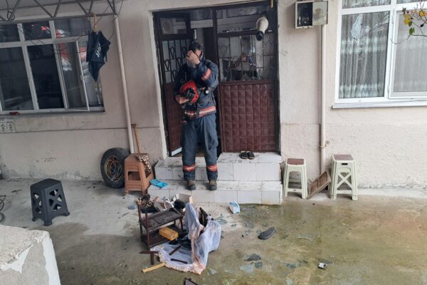 Sakarya’da elektrik panosuna giren kargalar yangına neden oldu haberi