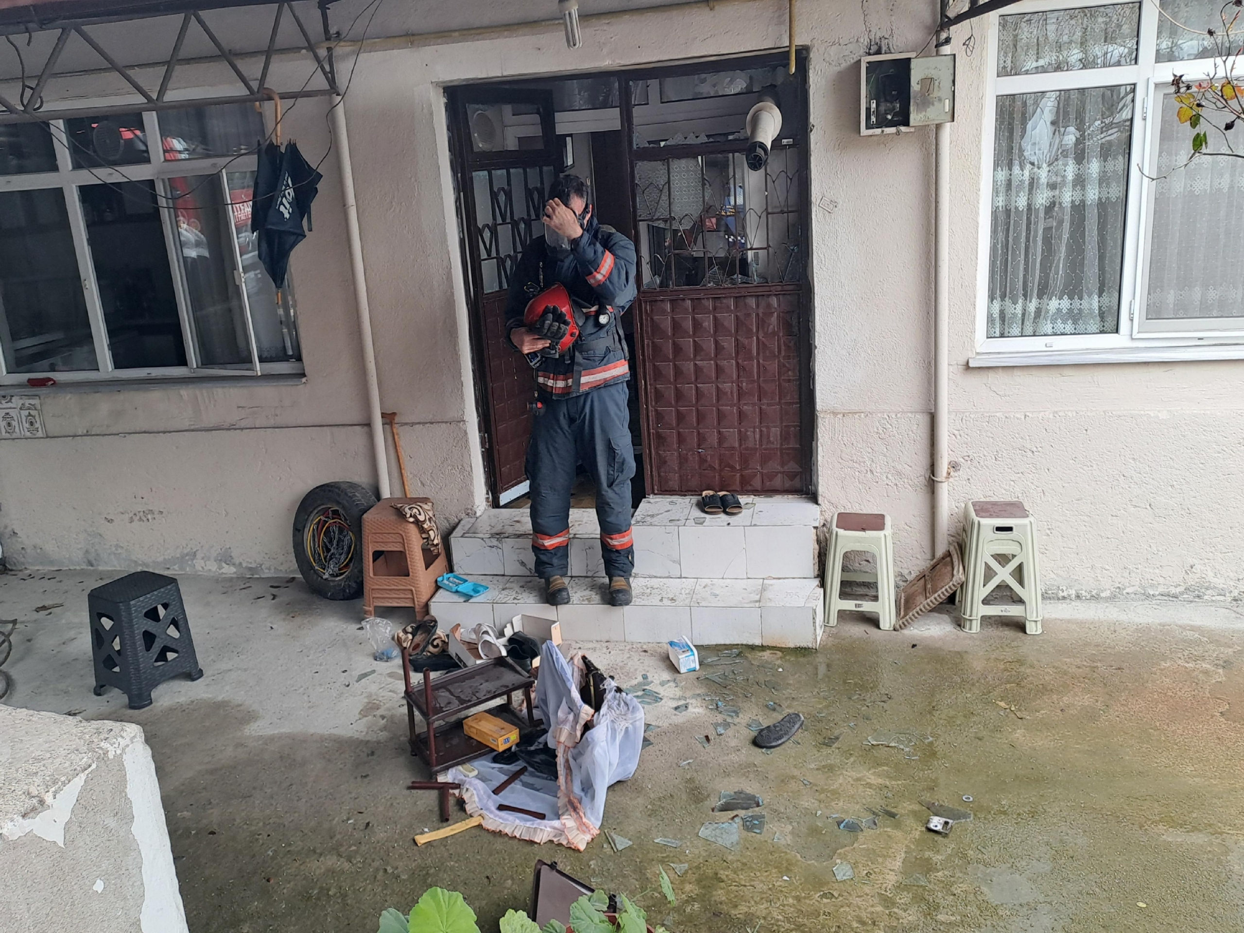 sakaryada-elektrik-panosuna-giren-kargalar-yangina-neden-oldu-haberi-OckqzCX1.jpg