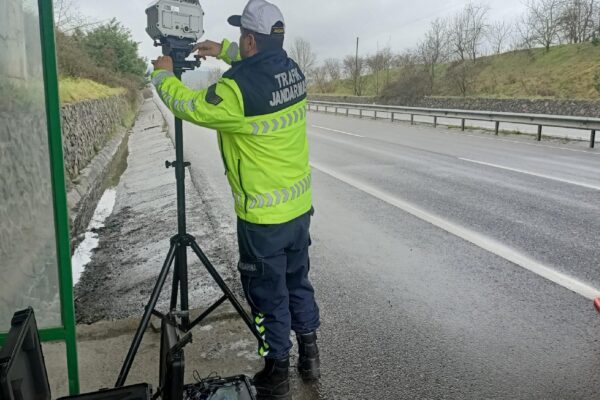 Sakarya’da geçen ay 928 araç trafikten men edildi haberi