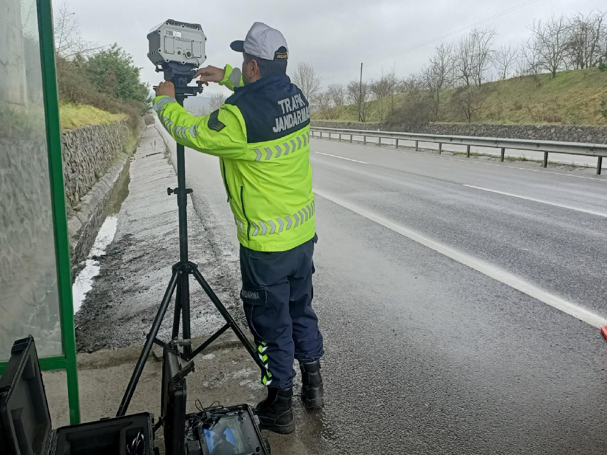 sakaryada-gecen-ay-928-arac-trafikten-men-edildi-haberi-4928gIDi.jpg