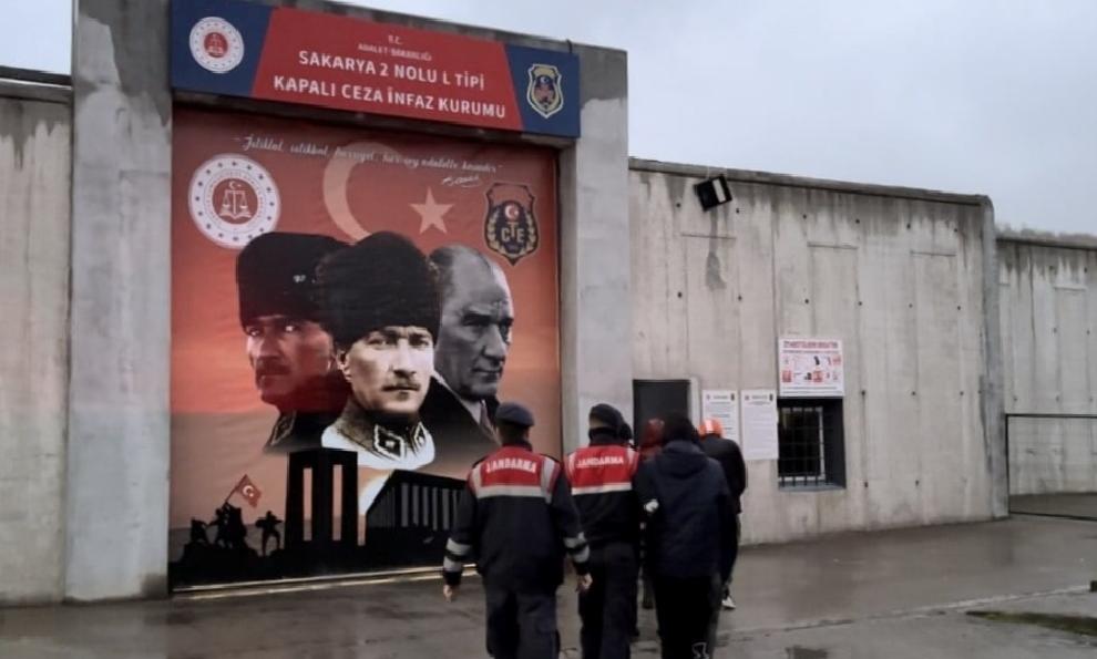 sakaryada-kablo-hirsizligi-iddiasiyla-yakalanan-4-zanli-tutuklandi-haberi-gJzzbkqA.jpg