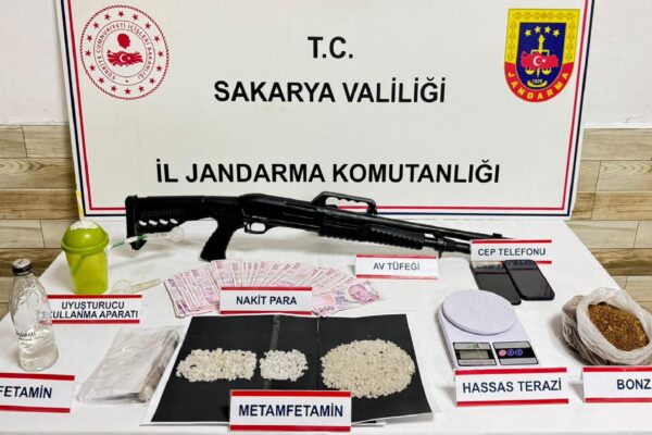 Sakarya’da uyuşturucu operasyonunda 2 şüpheli tutuklandı haberi