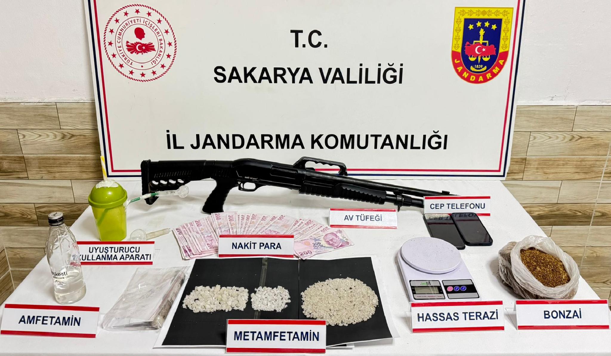 sakaryada-uyusturucu-operasyonunda-2-supheli-tutuklandi-haberi-dUAZRCuc.jpg