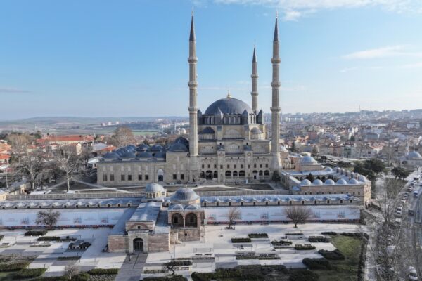 Selimiye Camisi’nin merkezinde yer alan müezzin mahfili restore ediliyor haberi