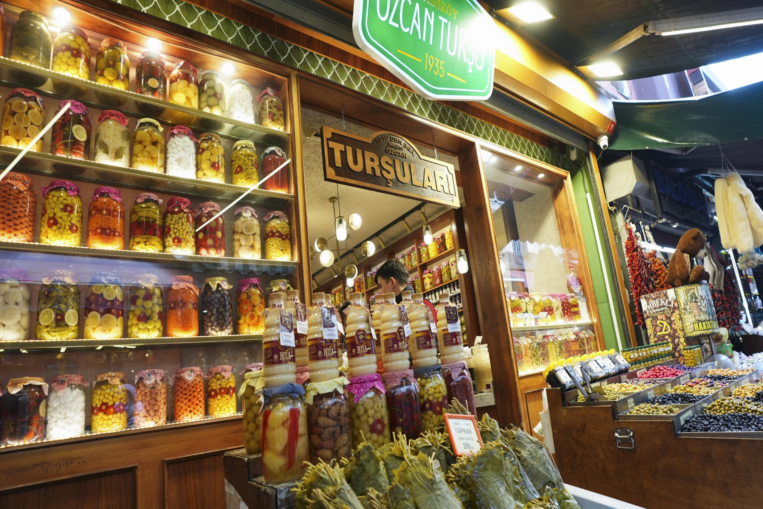 tarihi-carsida-90-yillik-tarifle-60-cesit-tursu-kuruluyor-haberi-YFxglYcj.jpg