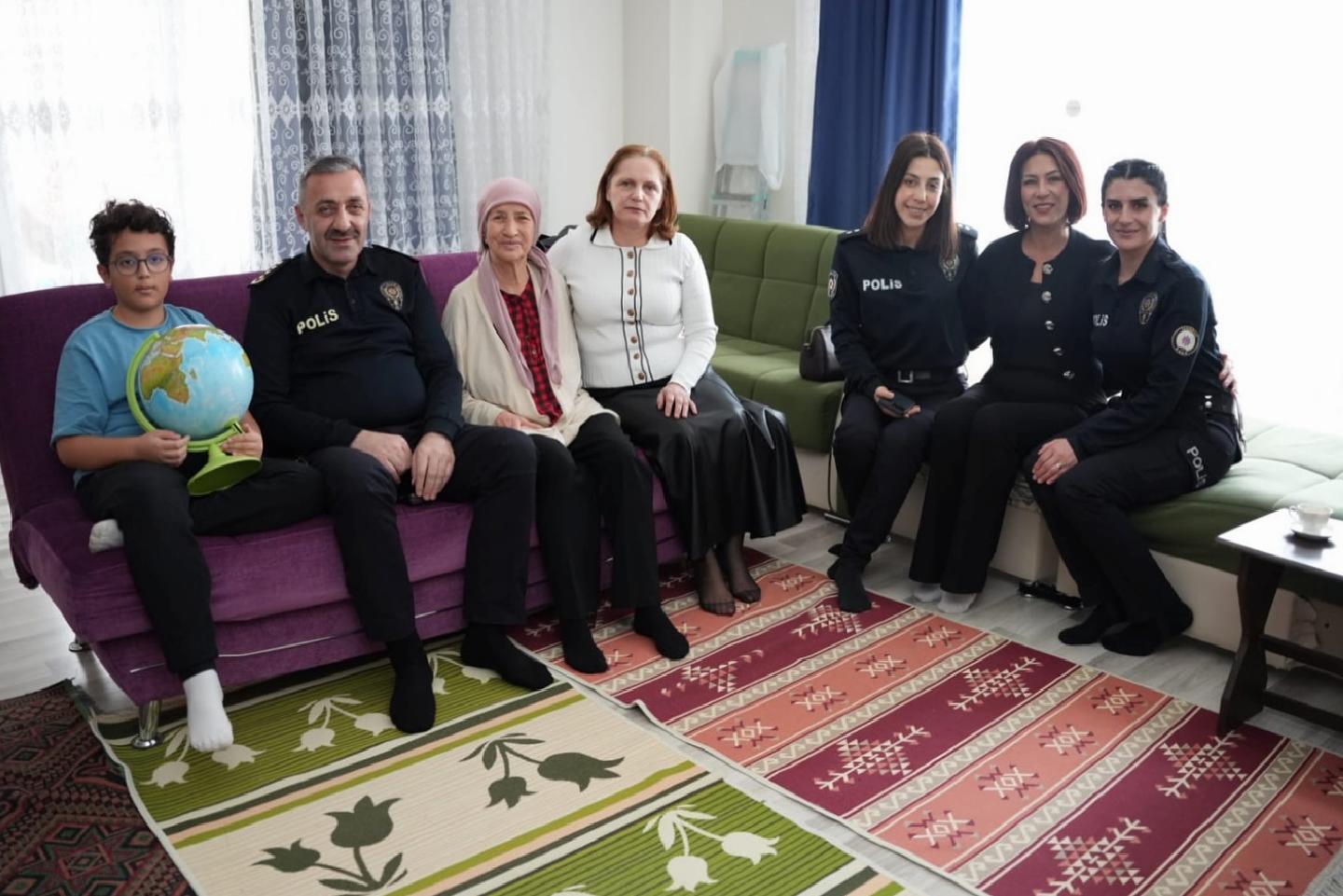 tekirdag-emniyet-muduru-turanlidan-sehit-ailelerine-ziyaret-haberi-lCe3BArX.jpg