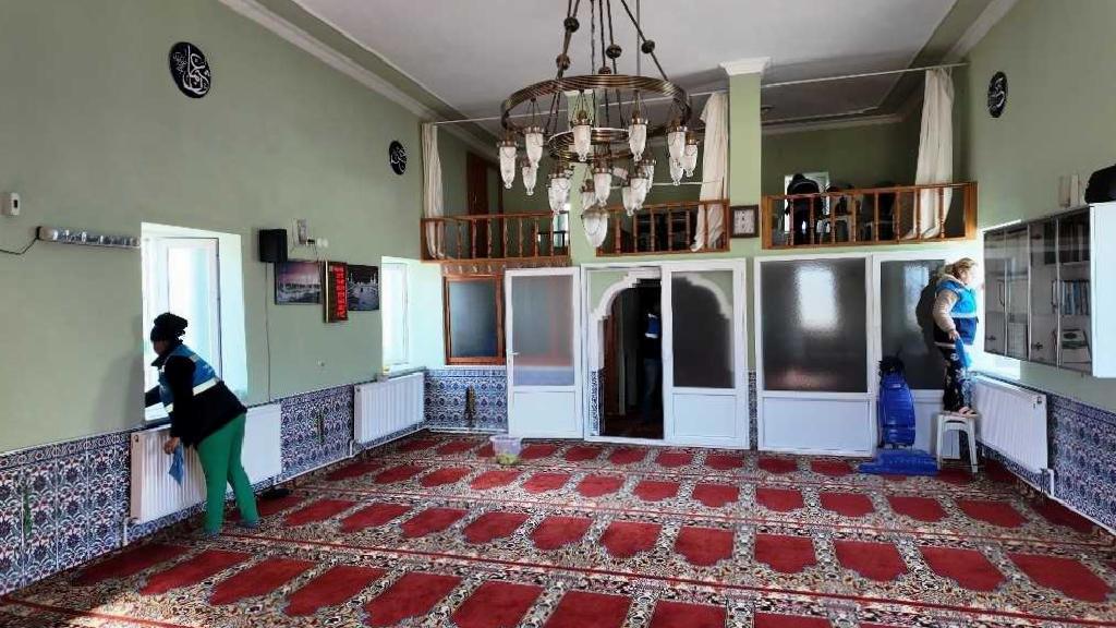 tekirdagda-camilerde-ramazan-oncesi-temizlik-yapildi-haberi-QTM1Xjgy.jpg