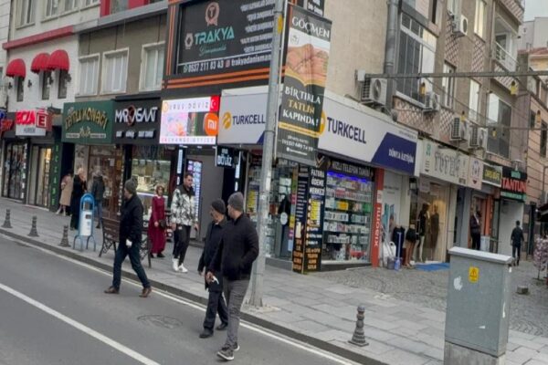 Tekirdağ’da döviz bürosundan hırsızlık yapan şüpheliler aranıyor haberi