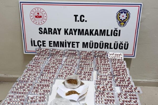 Tekirdağ’da evinde sentetik ecza hapı ve uyuşturucu ele geçirilen şüpheli tutuklandı haberi