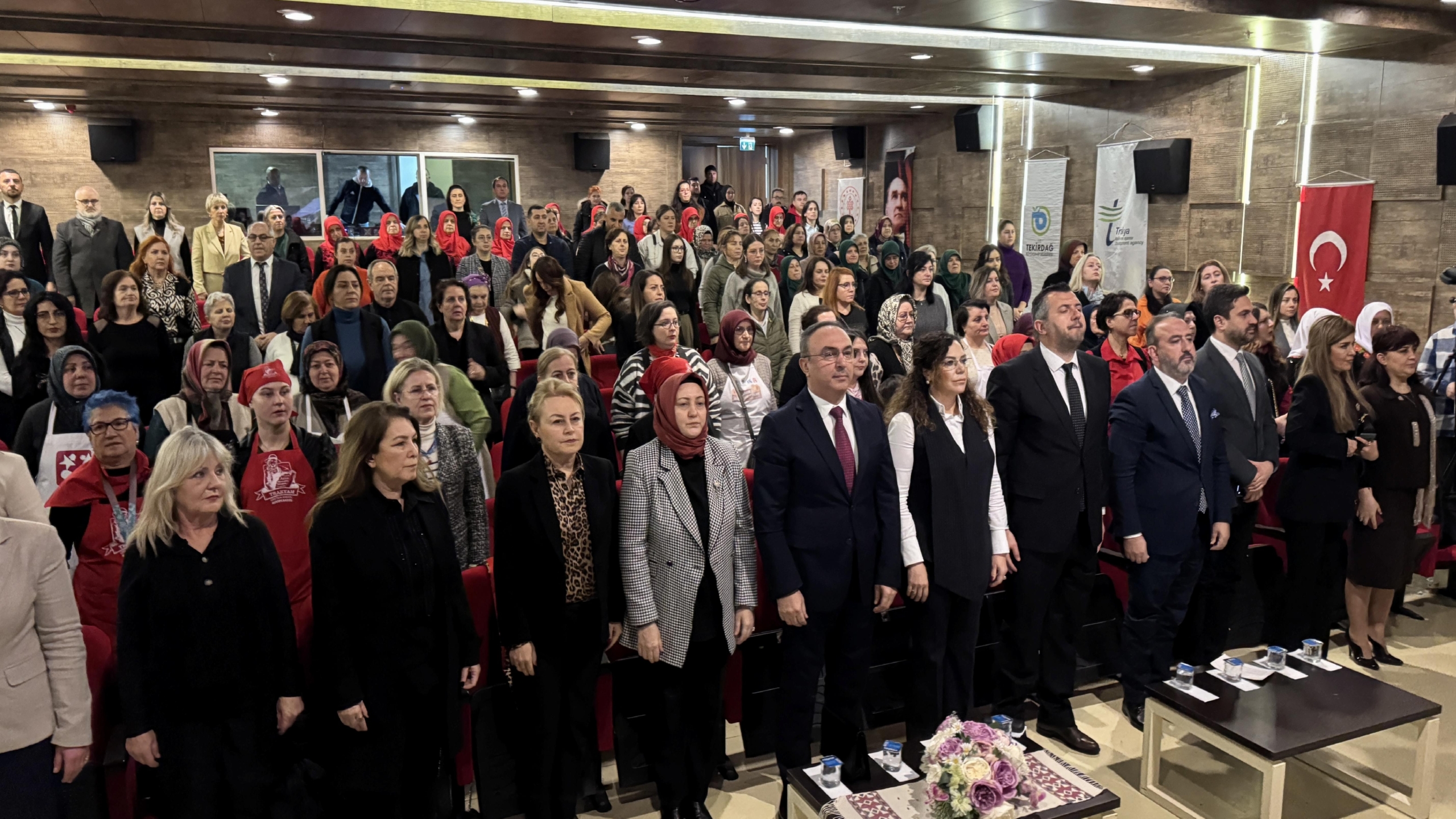 tekirdagda-girisimci-kadinlara-e-ticaretle-pazarlama-egitimi-verildi-haberi-KU44ps5u.jpg