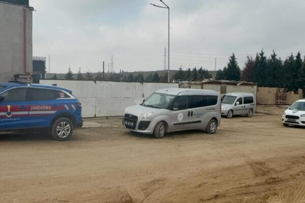 Tekirdağ’da kimyasal atıklarını dereye bıraktığı iddia edilen fabrikanın faaliyetleri durduruldu haberi