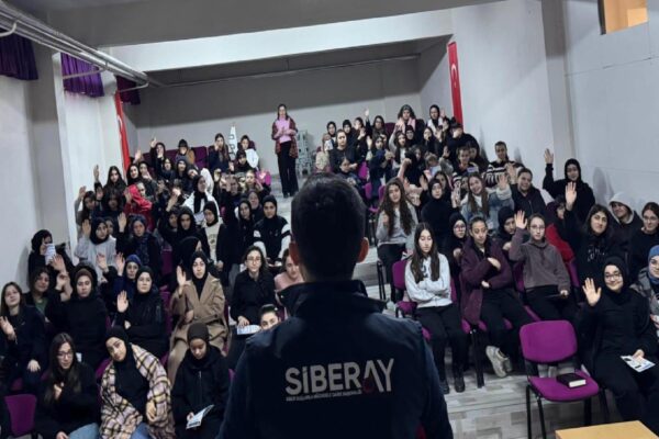 Tekirdağ’da öğrenciler siber suçlara karşı bilgilendirildi haberi