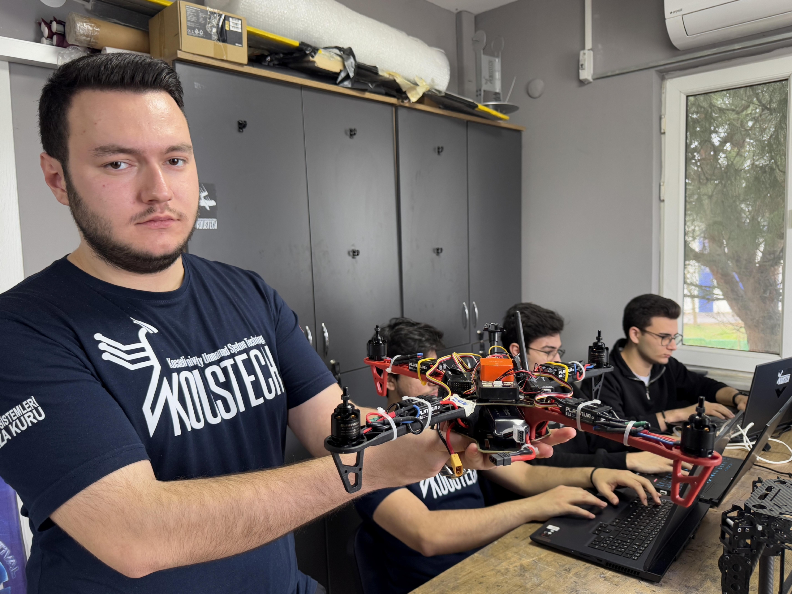 teknofest-birincisi-universite-ogrencileri-kamikaze-dron-tehdidine-karsi-sistem-gelistirdi-haberi-VzAZyUmd.jpg