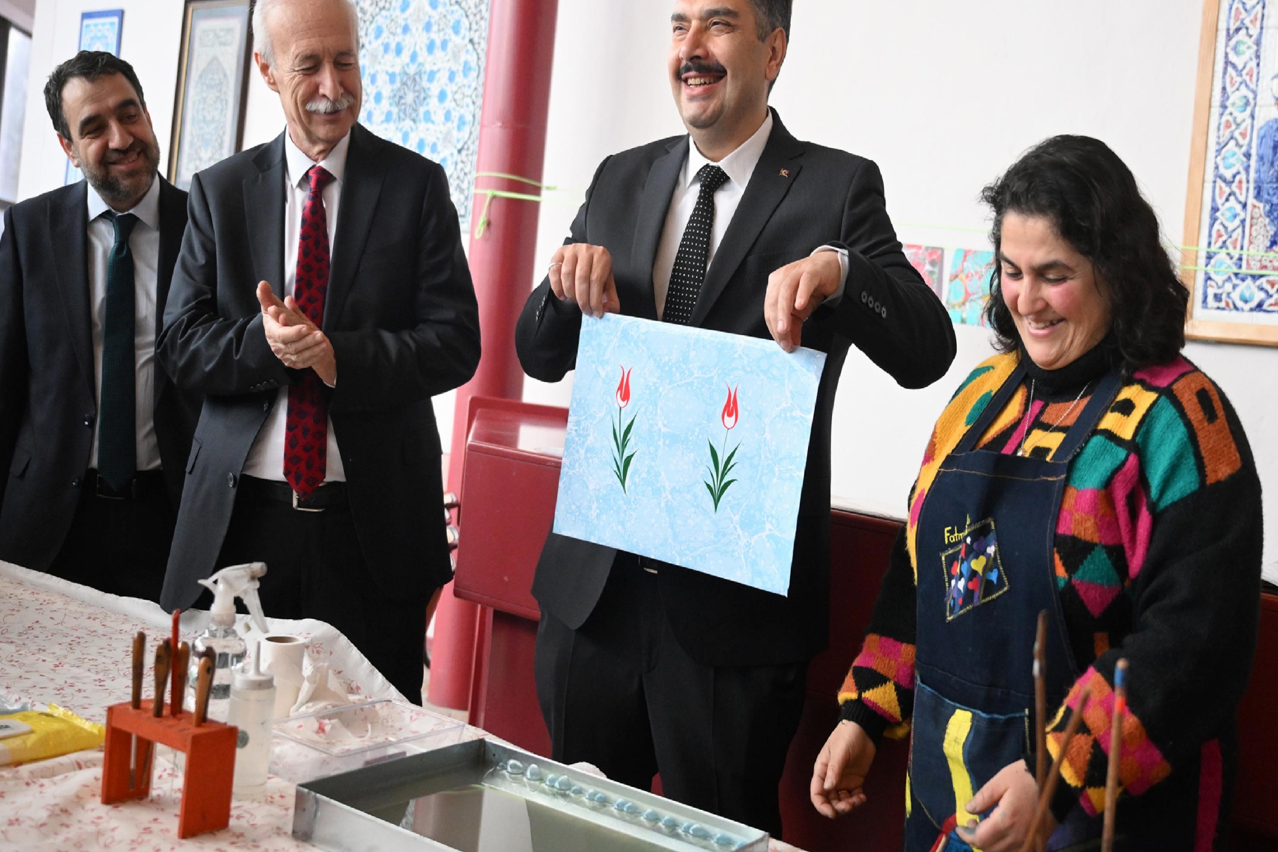 trakya-universitesinde-karma-sanat-sergisi-acildi-haberi-uDxxMX9T.jpg