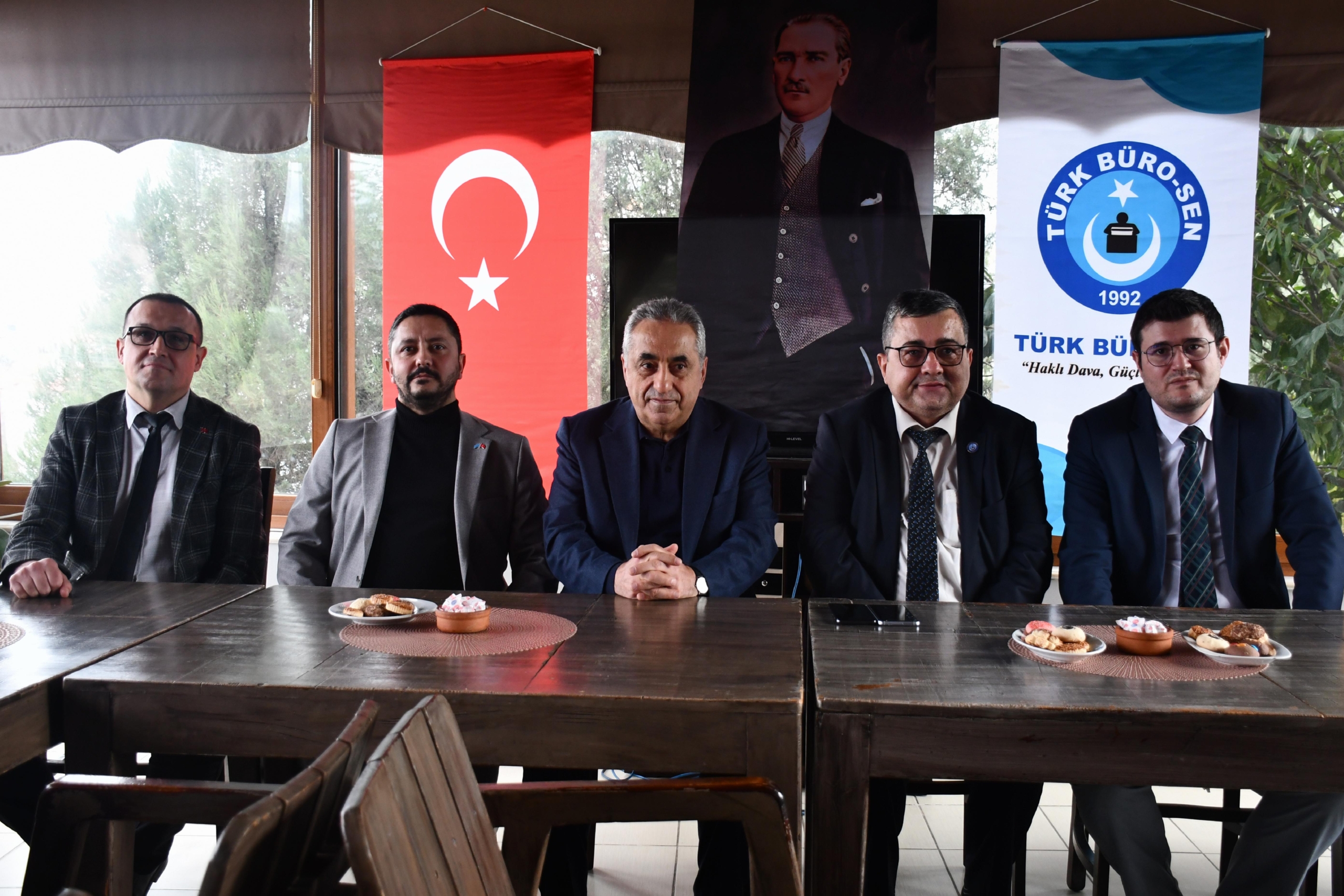 turk-buro-sen-genel-baskani-guney-bilecikte-sendikasinin-il-istisare-toplantisina-katildi-haberi-OEUjjeWV.jpg