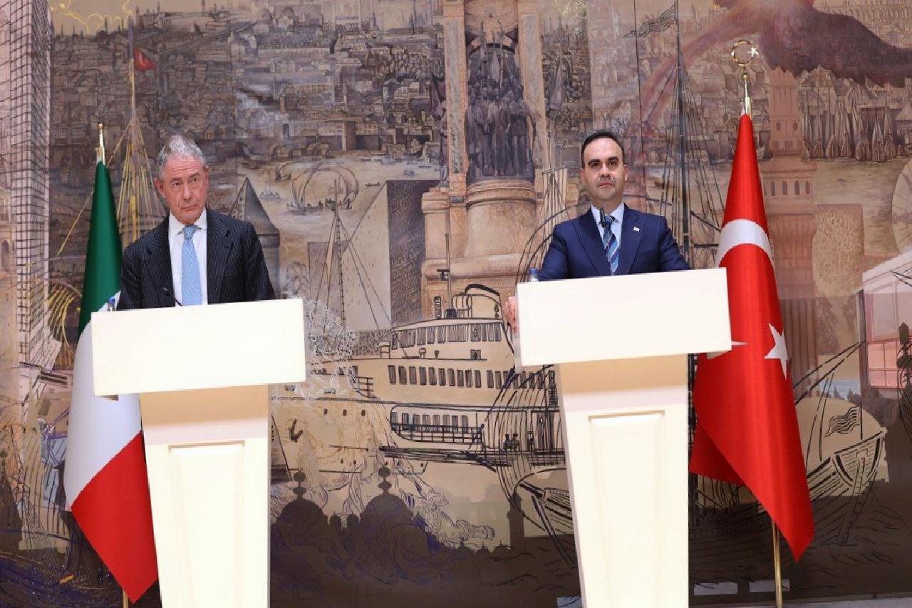 turkiye-ile-italya-yatirim-ortakligini-yuksek-teknoloji-alanlarinda-gelistirmeyi-hedefliyor-haberi-VShfwy3Z.jpg