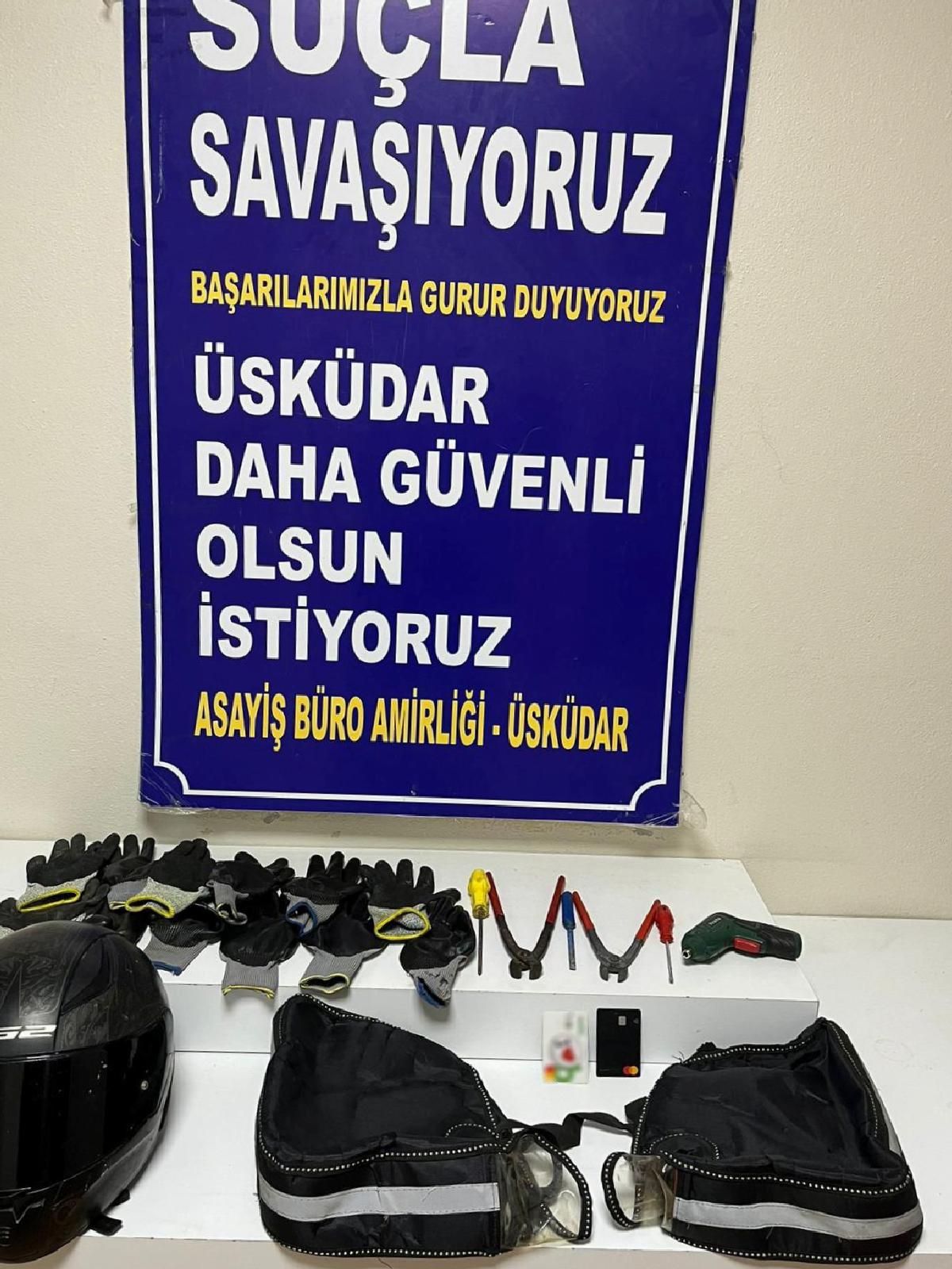 uskudarda-araclardan-hirsizlik-yaptigi-belirlenen-zanli-yakalandi-haberi-jvBFPhqi.jpg