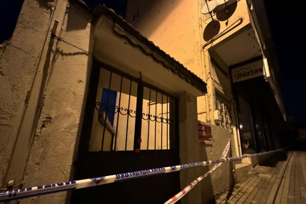 Üsküdar’da toprak kayması nedeniyle 2 bina tahliye edildi haberi