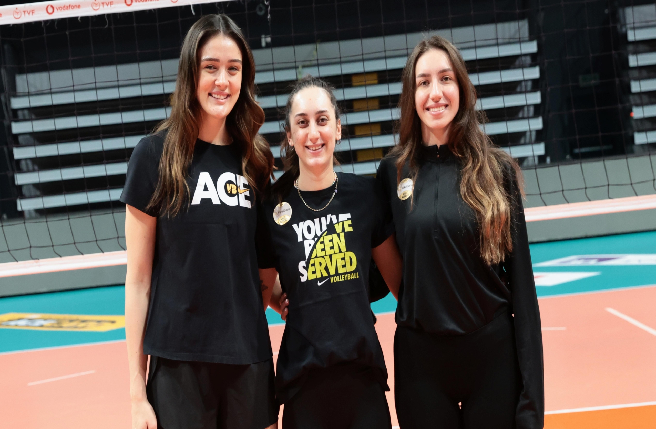 vakifbank-zehra-gunes-ayca-aykac-altintas-ve-sila-caliskan-ile-sozlesme-yeniledi-haberi-d9egvhOg.jpg
