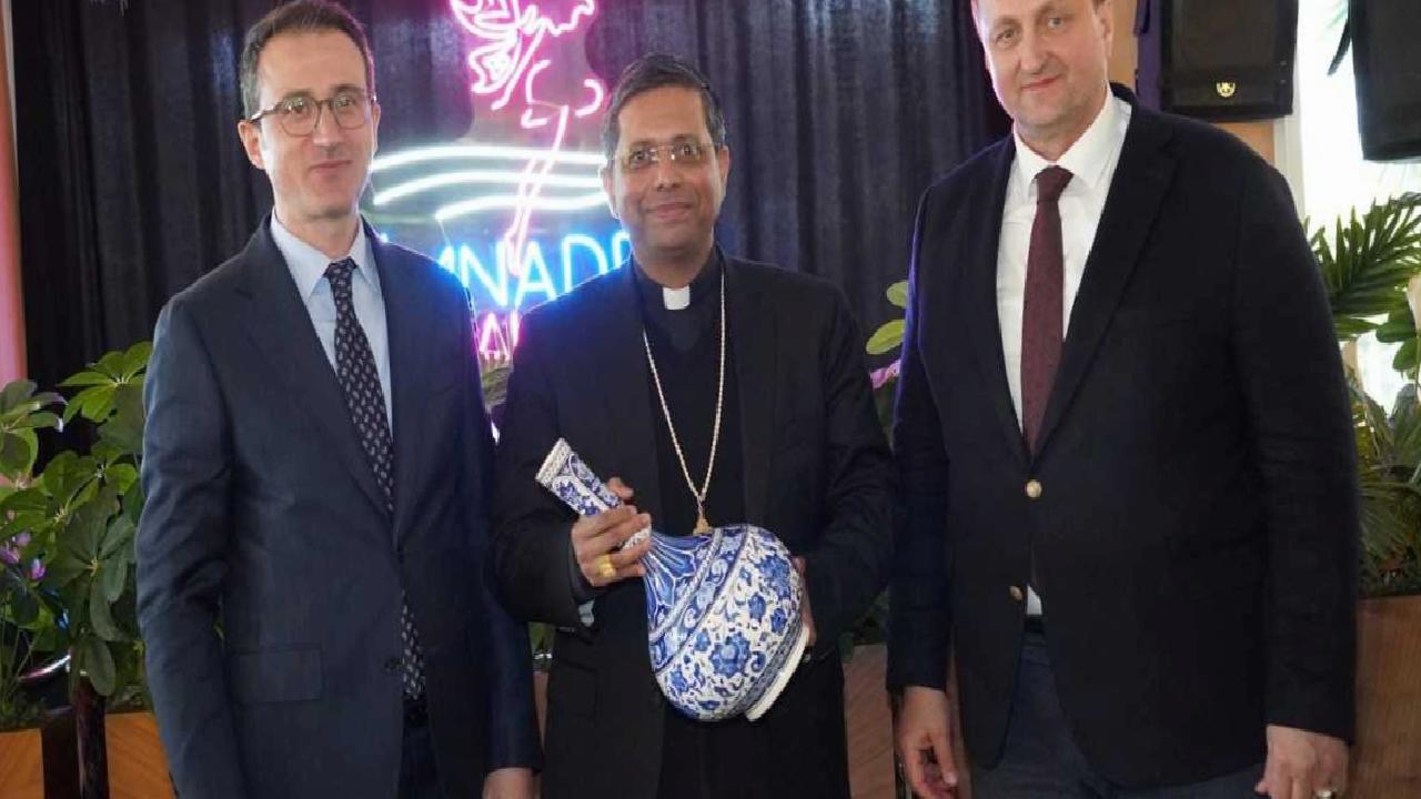 vatikandan-gelen-heyet-iznik-su-alti-bazilikasini-inceledi-haberi-R7lIlwPm.jpg