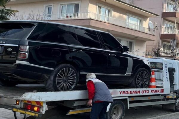 Yalova’da aracında çakar tertibatı bulunan sürücüye 138 bin lira ceza kesildi haberi
