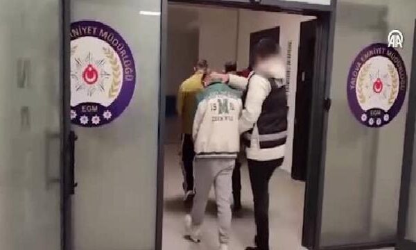 Yalova’da devre mülk sahiplerini dolandıran 2 zanlı tutuklandı haberi