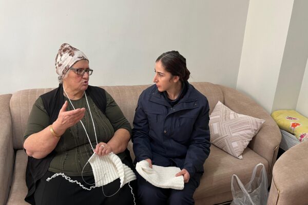 Yalova’da kadınların ördüğü bereler Muş’taki askerlere gönderildi haberi