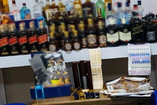 Zeytinburnu’nda sahte içki operasyonunda 2 şüpheli yakalandı haberi