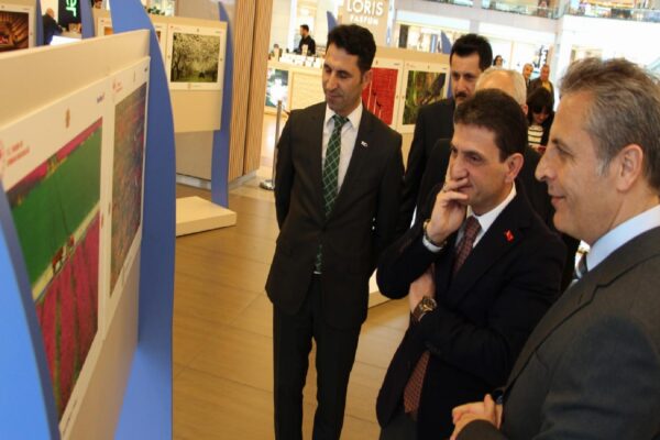 “14. Tarım Orman ve İnsan” fotoğraf sergisi İstanbul’da ziyarete açıldı haberi